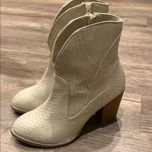 Not Rated White booties, 8